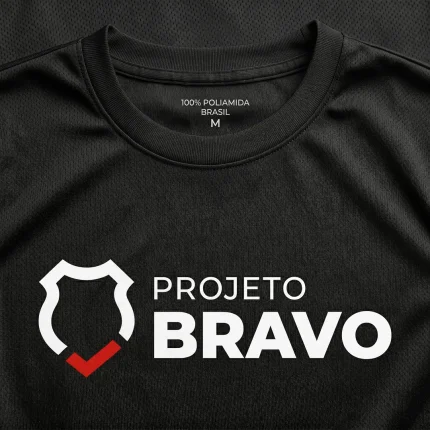 Macro na textura - Camiseta Dry Fit Preta - Logo Projeto Bravo