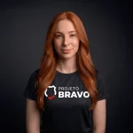 Moniza Leal - Camiseta Feminina Dry Fit Preta - Logo Projeto Bravo