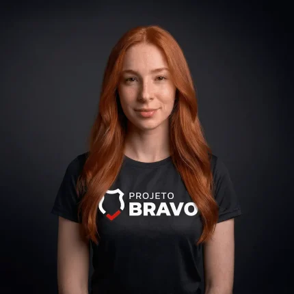 Moniza Leal - Camiseta Feminina Dry Fit Preta - Logo Projeto Bravo