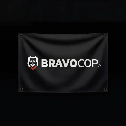Bandeira aberta flutuando - Bandeira Preta - Logo BravoCop